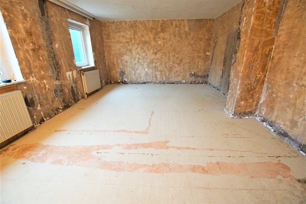 Immobilienangebot - Düsseldorf - Alle - 528 m² großes Grundstück mit Haus und Möglichkeit auf Vergrößerung oder Neubau nach §34 BauGB