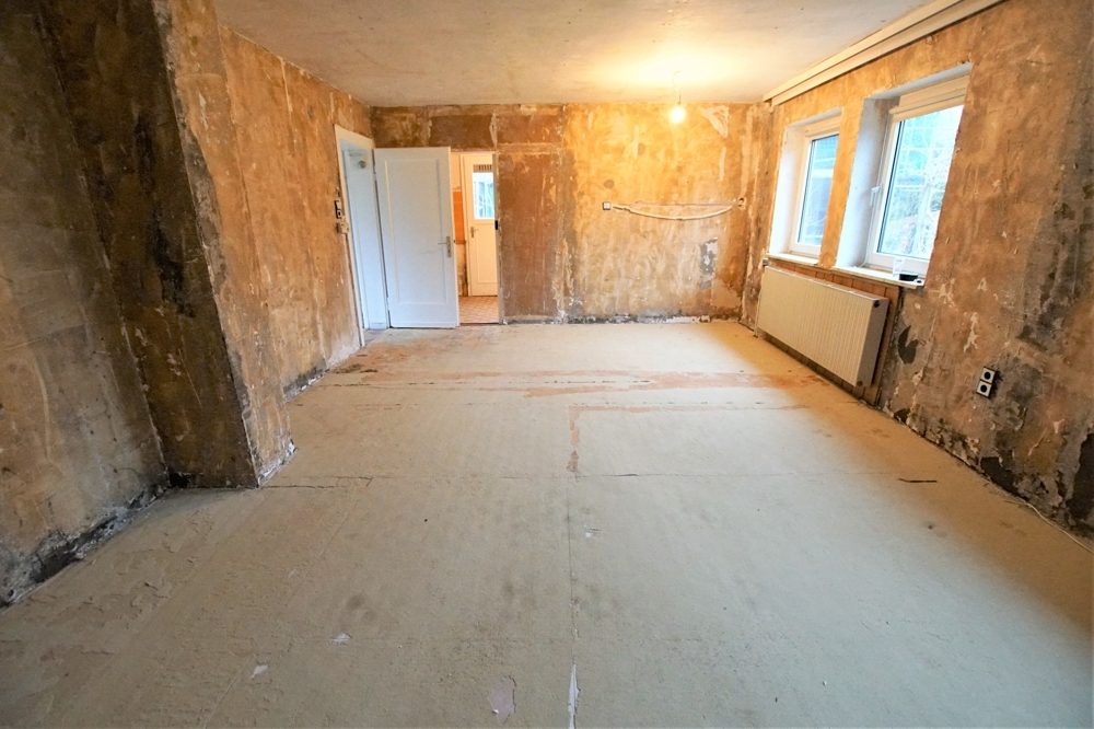 Immobilienangebot - Düsseldorf - Alle - 528 m² großes Grundstück mit Haus und Möglichkeit auf Vergrößerung oder Neubau nach §34 BauGB