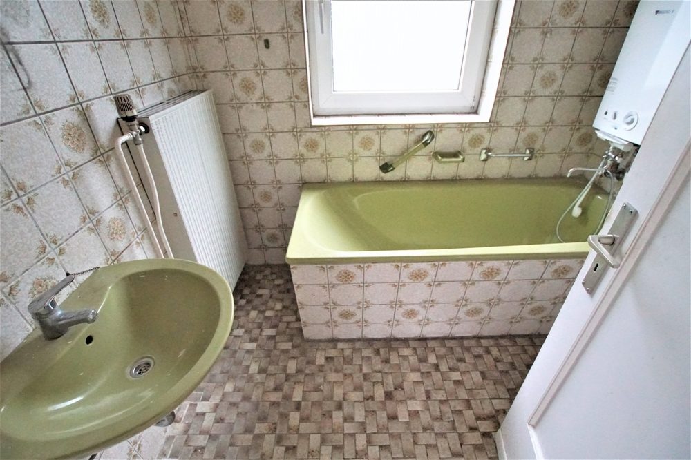 Immobilienangebot - Düsseldorf - Alle - 528 m² großes Grundstück mit Haus und Möglichkeit auf Vergrößerung oder Neubau nach §34 BauGB