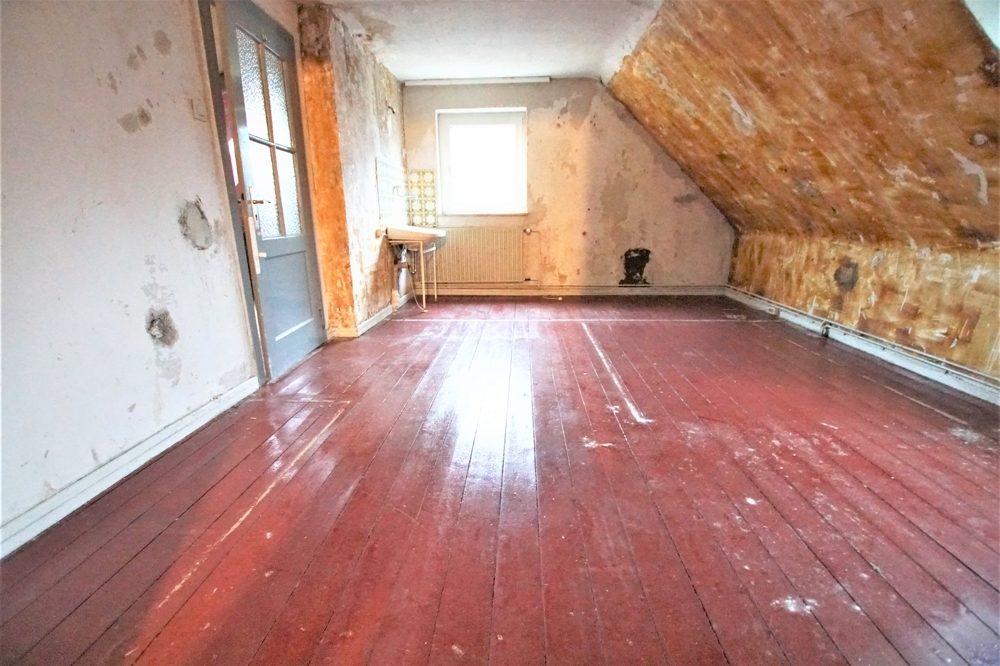 Immobilienangebot - Düsseldorf - Alle - 528 m² großes Grundstück mit Haus und Möglichkeit auf Vergrößerung oder Neubau nach §34 BauGB