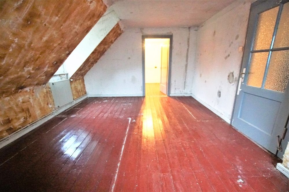 Immobilienangebot - Düsseldorf - Alle - 528 m² großes Grundstück mit Haus und Möglichkeit auf Vergrößerung oder Neubau nach §34 BauGB