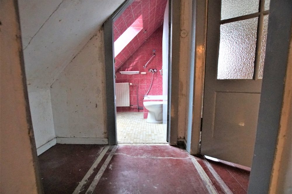 Immobilienangebot - Düsseldorf - Alle - 528 m² großes Grundstück mit Haus und Möglichkeit auf Vergrößerung oder Neubau nach §34 BauGB