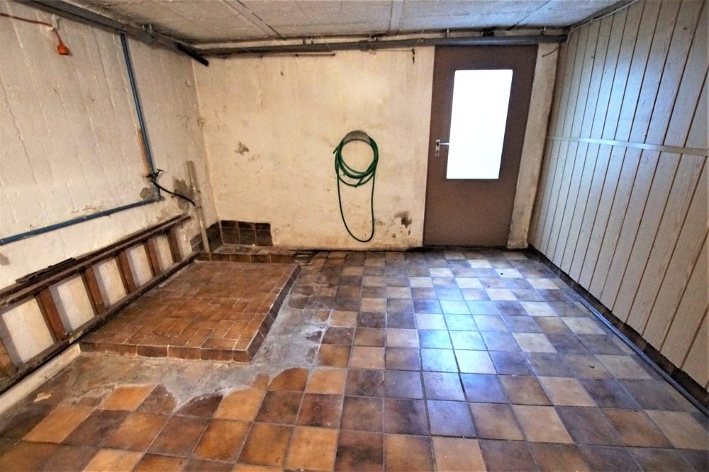 Immobilienangebot - Düsseldorf - Alle - 528 m² großes Grundstück mit Haus und Möglichkeit auf Vergrößerung oder Neubau nach §34 BauGB