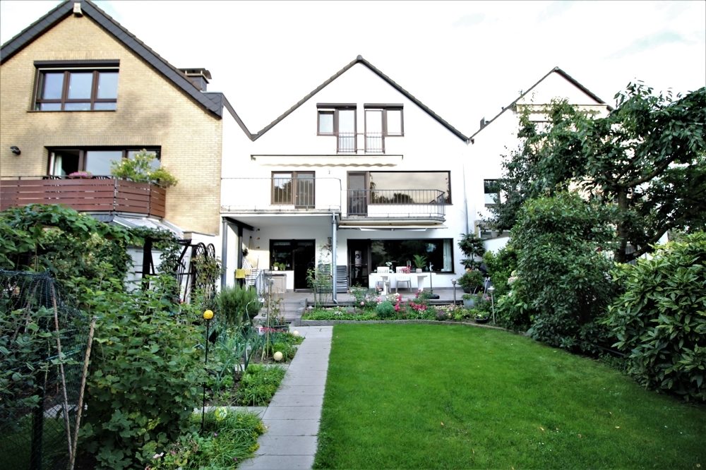 Immobilienangebot - Düsseldorf - Alle - Lichtenbroich: großzügige 4 -Zimmer Maisonette mit großer Terrasse und Stellplatz in ruhiger Lage