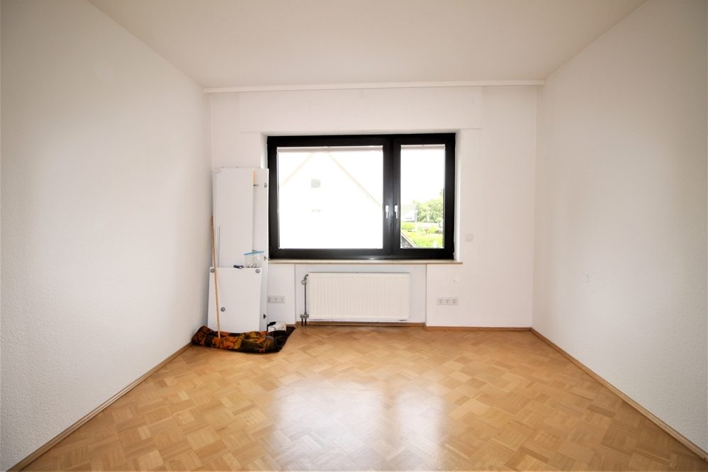 Immobilienangebot - Düsseldorf - Alle - Lichtenbroich: großzügige 4 -Zimmer Maisonette mit großer Terrasse und Stellplatz in ruhiger Lage