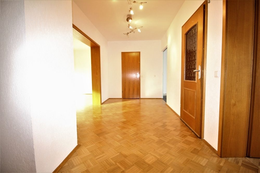 Immobilienangebot - Düsseldorf - Alle - Lichtenbroich: großzügige 4 -Zimmer Maisonette mit großer Terrasse und Stellplatz in ruhiger Lage