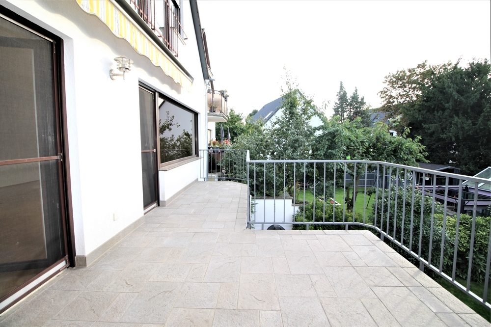 Immobilienangebot - Düsseldorf - Alle - Lichtenbroich: großzügige 4 -Zimmer Maisonette mit großer Terrasse und Stellplatz in ruhiger Lage