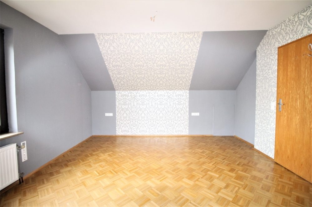 Immobilienangebot - Düsseldorf - Alle - Lichtenbroich: großzügige 4 -Zimmer Maisonette mit großer Terrasse und Stellplatz in ruhiger Lage