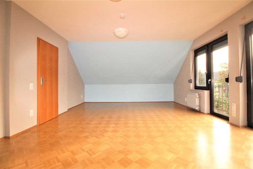 Immobilienangebot - Düsseldorf - Alle - Lichtenbroich: großzügige 4 -Zimmer Maisonette mit großer Terrasse und Stellplatz in ruhiger Lage