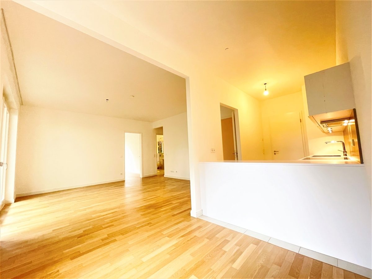 Immobilienangebot - Düsseldorf / Heerdt - Alle - Heinrich Heine Gärten: repräsentative, helle 3-Zimmer Wohnung mit Terrasse!