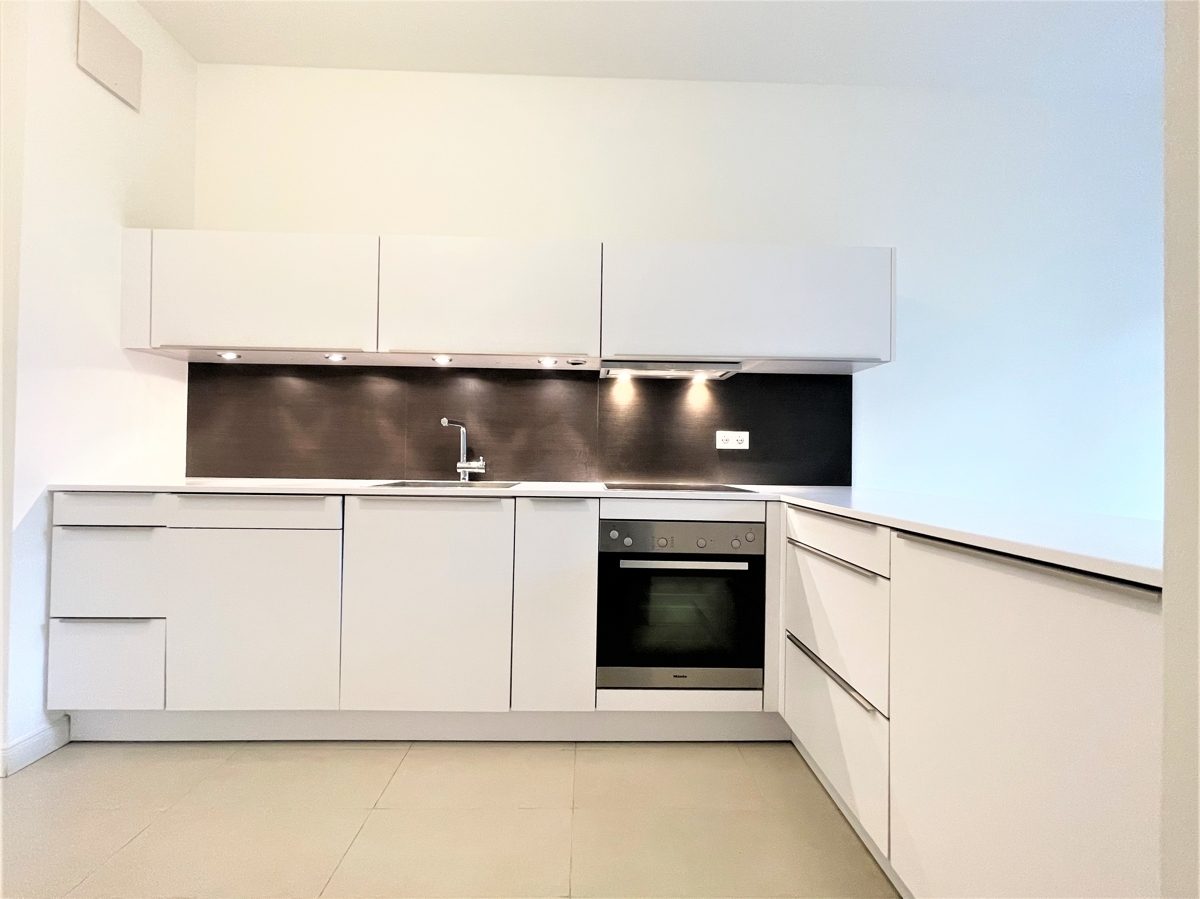 Immobilienangebot - Düsseldorf / Heerdt - Alle - Heinrich Heine Gärten: repräsentative, helle 3-Zimmer Wohnung mit Terrasse!