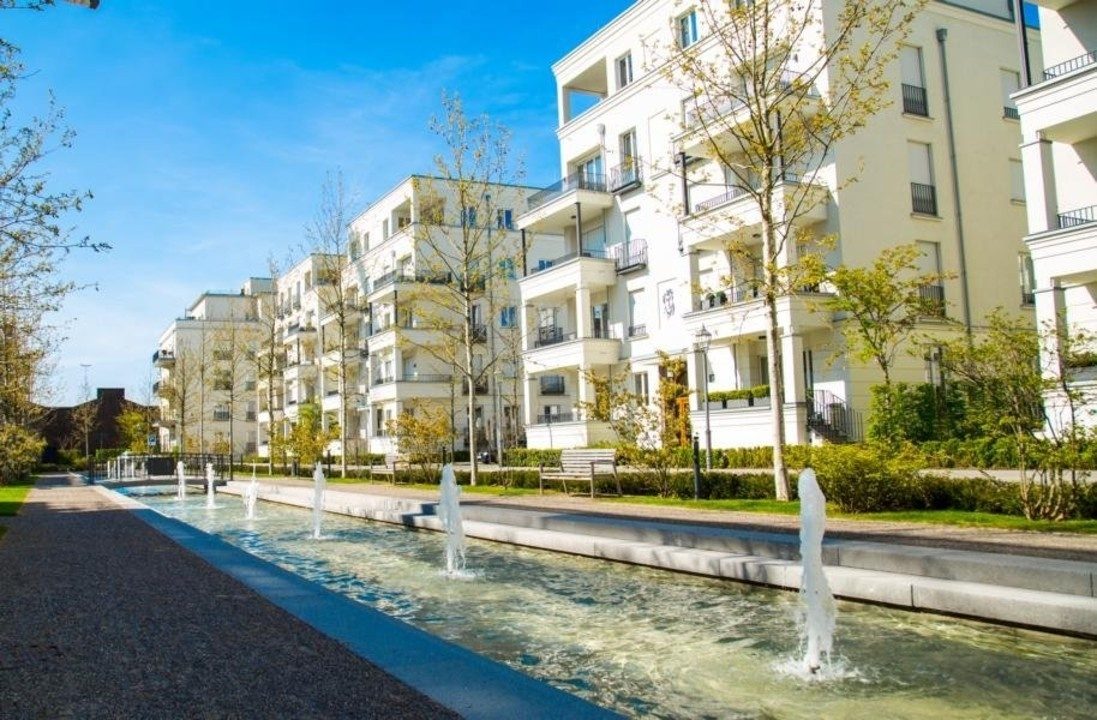Immobilienangebot - Düsseldorf / Heerdt - Alle - Heinrich Heine Gärten: repräsentative, helle 3-Zimmer Wohnung mit Terrasse!