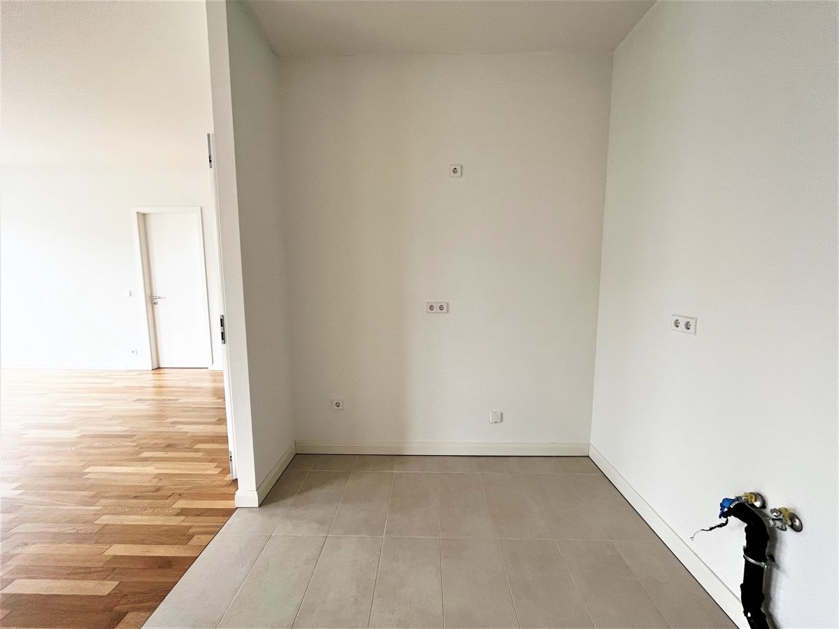 Immobilienangebot - Düsseldorf / Heerdt - Alle - Heinrich Heine Gärten: repräsentative, helle 3-Zimmer Wohnung mit offener Küche und Balkon!
