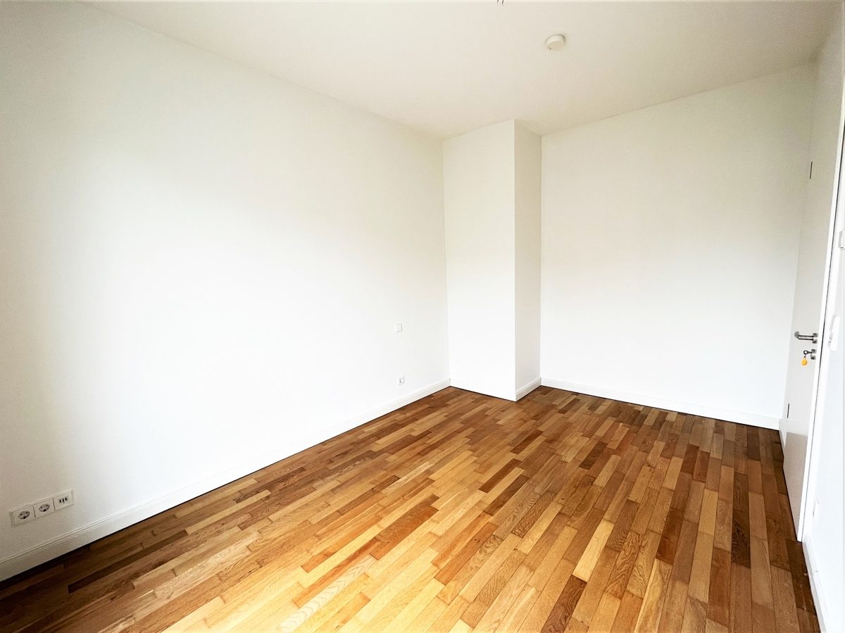 Immobilienangebot - Düsseldorf / Heerdt - Alle - Heinrich Heine Gärten: repräsentative, helle 3-Zimmer Wohnung mit offener Küche und Balkon!