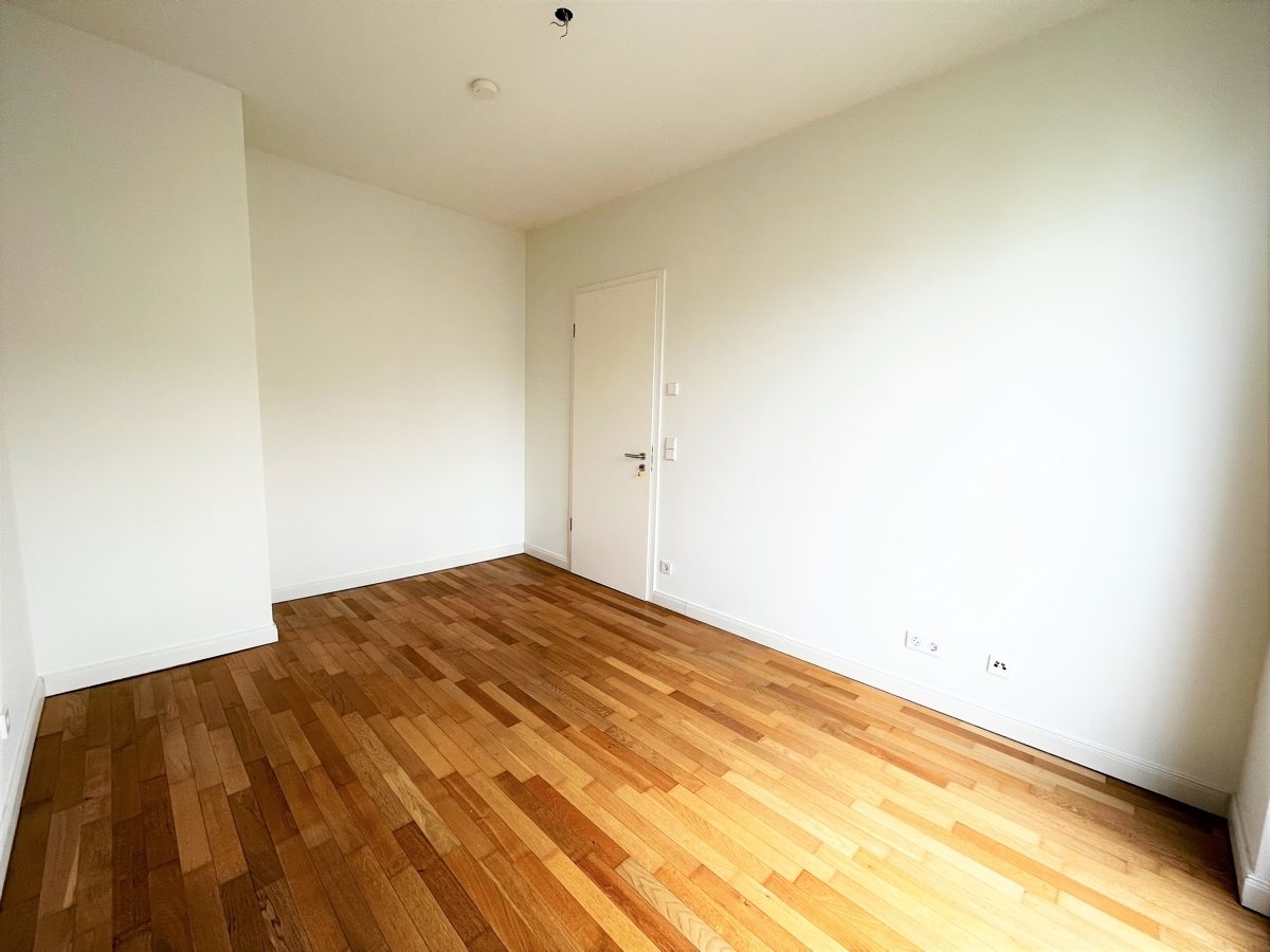 Immobilienangebot - Düsseldorf / Heerdt - Alle - Heinrich Heine Gärten: repräsentative, helle 3-Zimmer Wohnung mit offener Küche und Balkon!