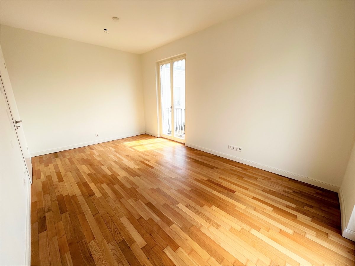 Immobilienangebot - Düsseldorf / Heerdt - Alle - Heinrich Heine Gärten: repräsentative, helle 3-Zimmer Wohnung mit offener Küche und Balkon!