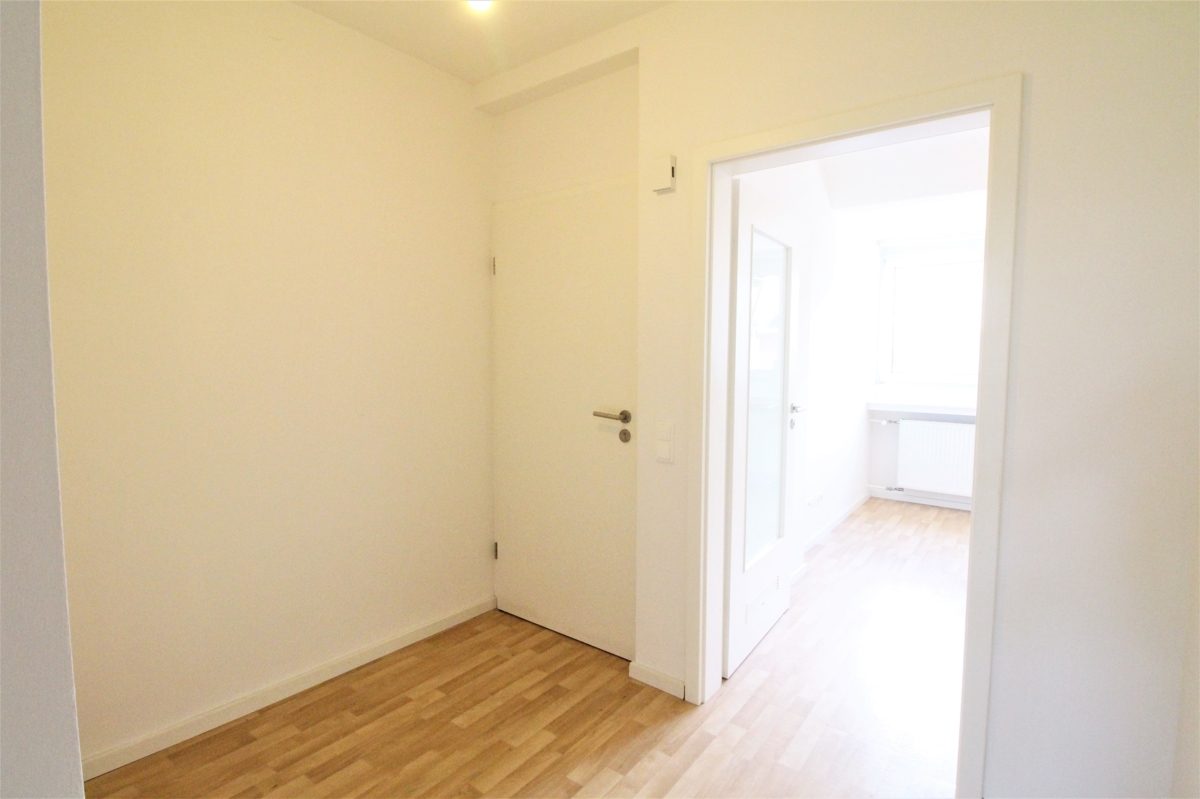Immobilienangebot - Düsseldorf / Niederkassel - Alle - Düsseldorf-Niederkassel: schöne 1,5 Zimmer Wohnung in bester Lage!