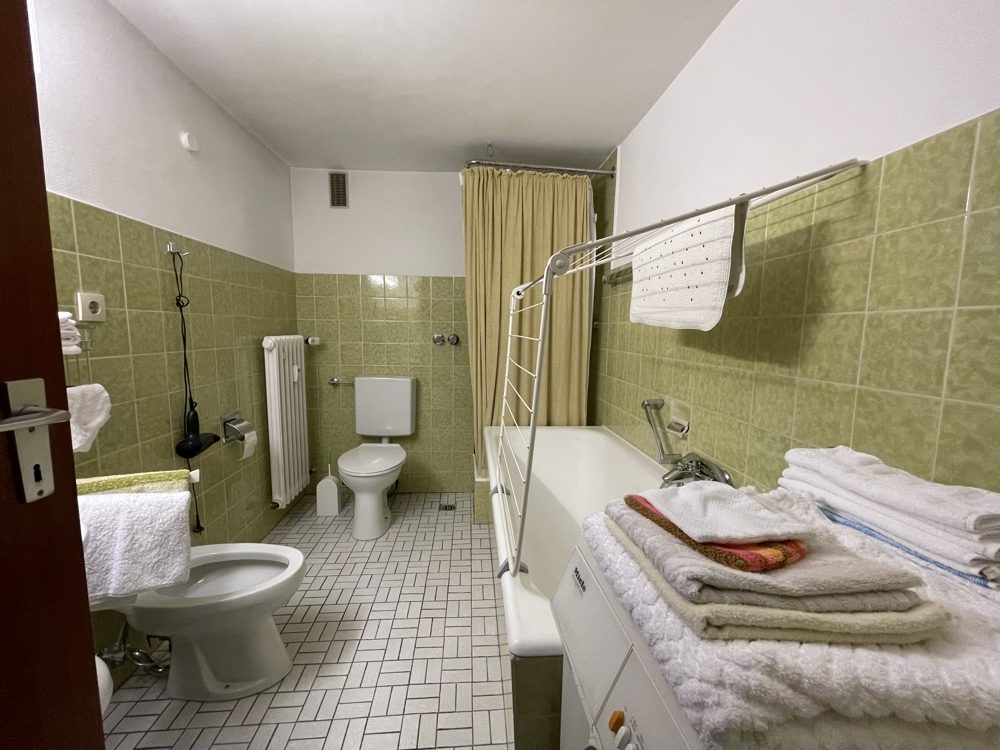 Immobilienangebot - Düsseldorf / Gerresheim - Alle - Gerresheim: Helle und großzügig geschnittene 2 Zimmerwohnung mit Balkon