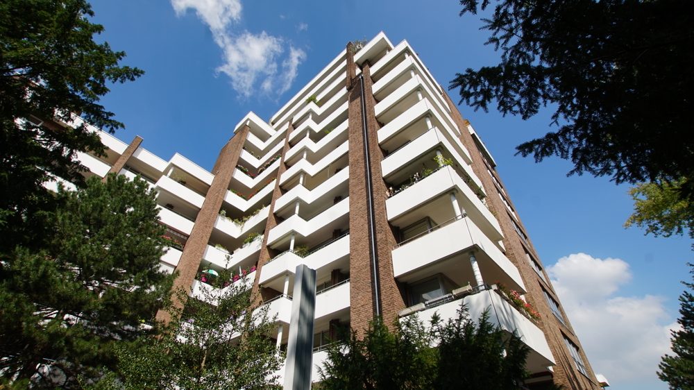 Immobilienangebot - Düsseldorf / Mörsenbroich - Alle - gepflegte 2 Zimmer mit Loggia, TG-Stellplatz, Sauna und Schwimmbad in Mörsenbroich