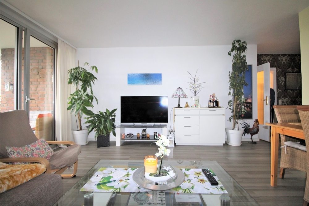 Immobilienangebot - Düsseldorf / Mörsenbroich - Alle - gepflegte 2 Zimmer mit Loggia, TG-Stellplatz, Sauna und Schwimmbad in Mörsenbroich