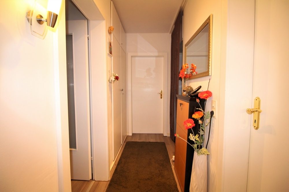 Immobilienangebot - Düsseldorf / Mörsenbroich - Alle - gepflegte 2 Zimmer mit Loggia, TG-Stellplatz, Sauna und Schwimmbad in Mörsenbroich