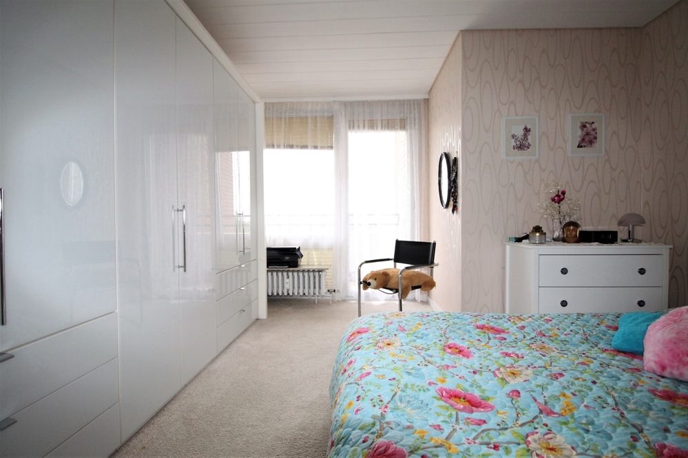 Immobilienangebot - Düsseldorf / Mörsenbroich - Alle - gepflegte 2 Zimmer mit Loggia, TG-Stellplatz, Sauna und Schwimmbad in Mörsenbroich