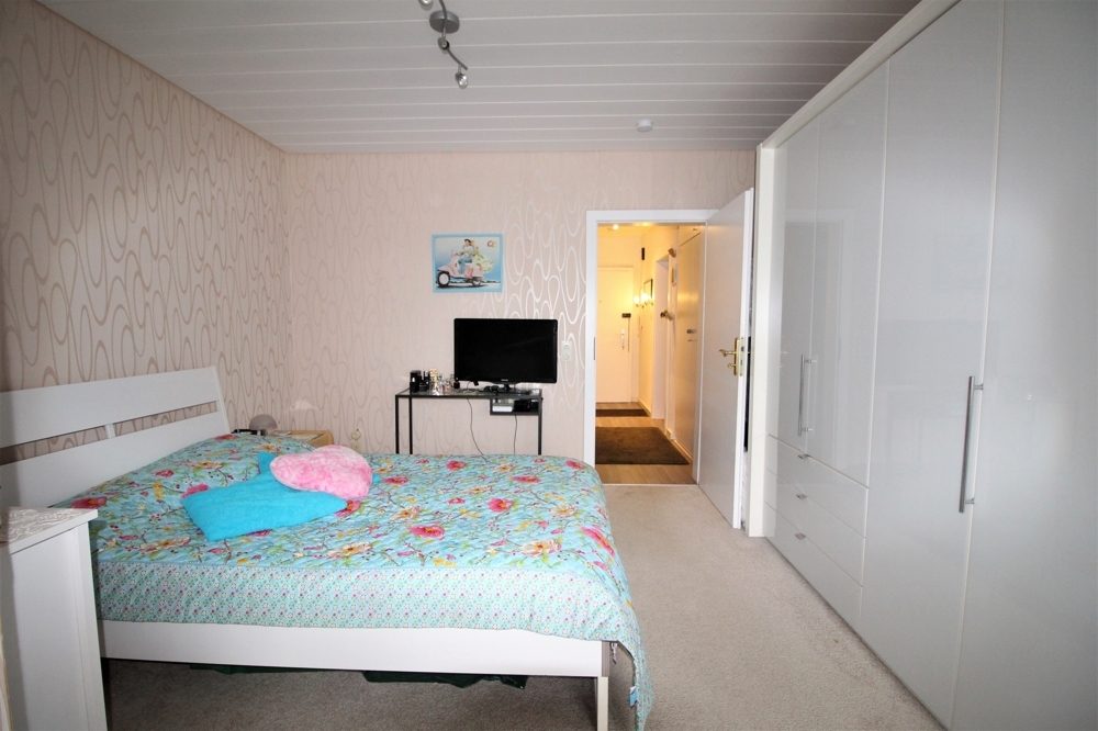 Immobilienangebot - Düsseldorf / Mörsenbroich - Alle - gepflegte 2 Zimmer mit Loggia, TG-Stellplatz, Sauna und Schwimmbad in Mörsenbroich