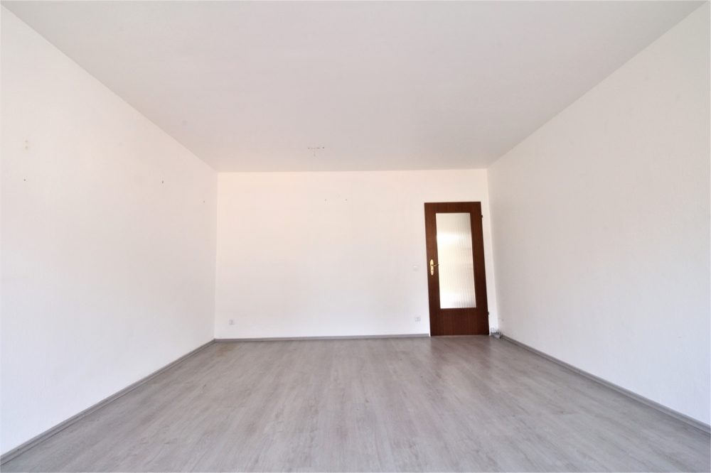 Immobilienangebot - Düsseldorf - Alle - gut geschnittene 2-Zimmerwohnung mit Balkon und Einzelgarage in ruhiger Lage in Düsseldorf-Benrath