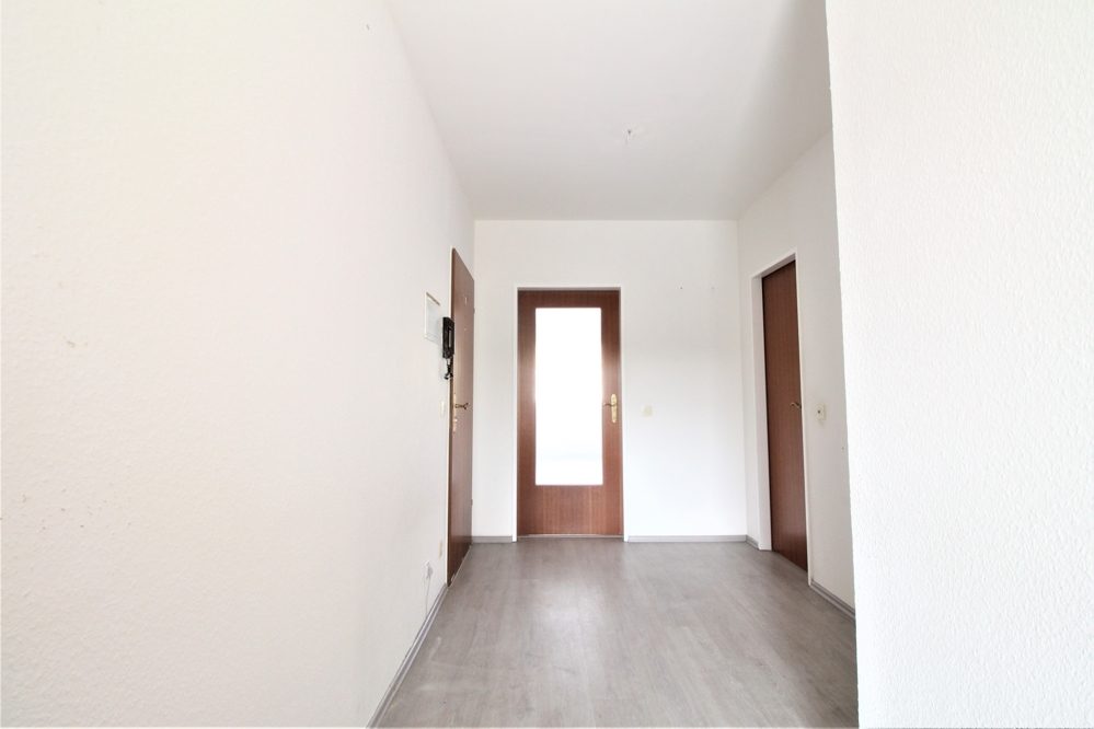 Immobilienangebot - Düsseldorf - Alle - gut geschnittene 2-Zimmerwohnung mit Balkon und Einzelgarage in ruhiger Lage in Düsseldorf-Benrath