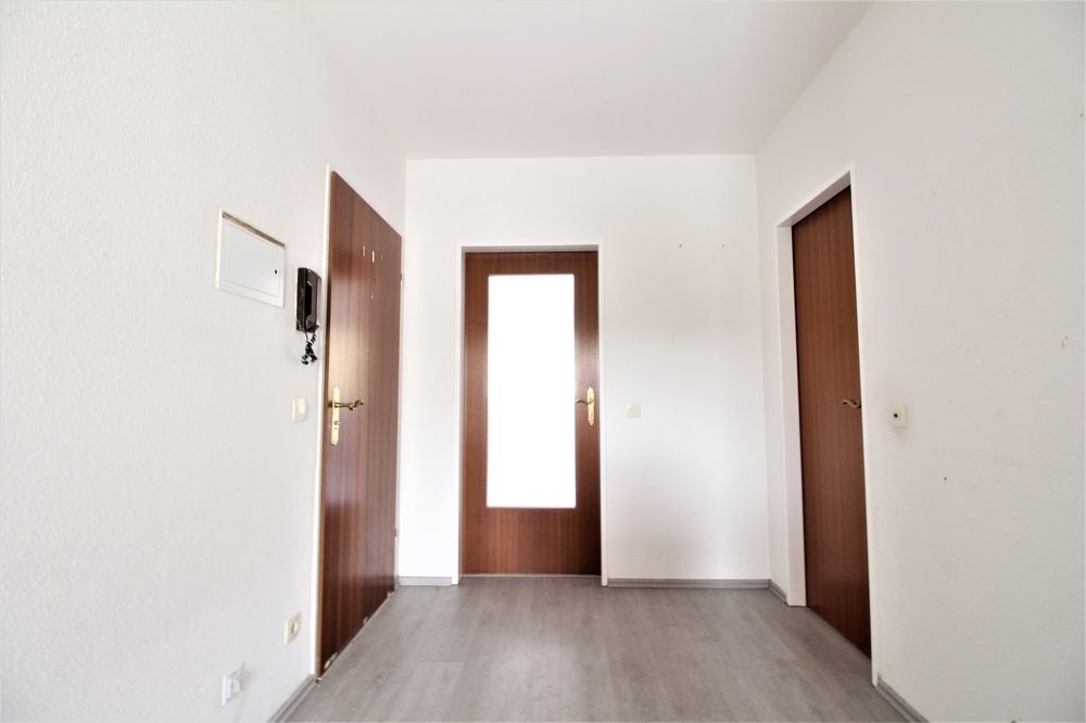 Immobilienangebot - Düsseldorf - Alle - gut geschnittene 2-Zimmerwohnung mit Balkon und Einzelgarage in ruhiger Lage in Düsseldorf-Benrath