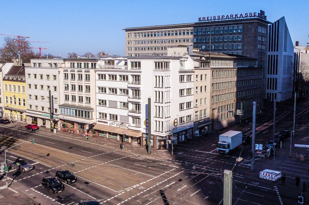 Immobilienangebot - Düsseldorf - Alle - Carlstadt: Attraktives Wohn- und Geschäftshaus mit 2 Gewerbe- und 10 Wohneinheiten in bester Lage!