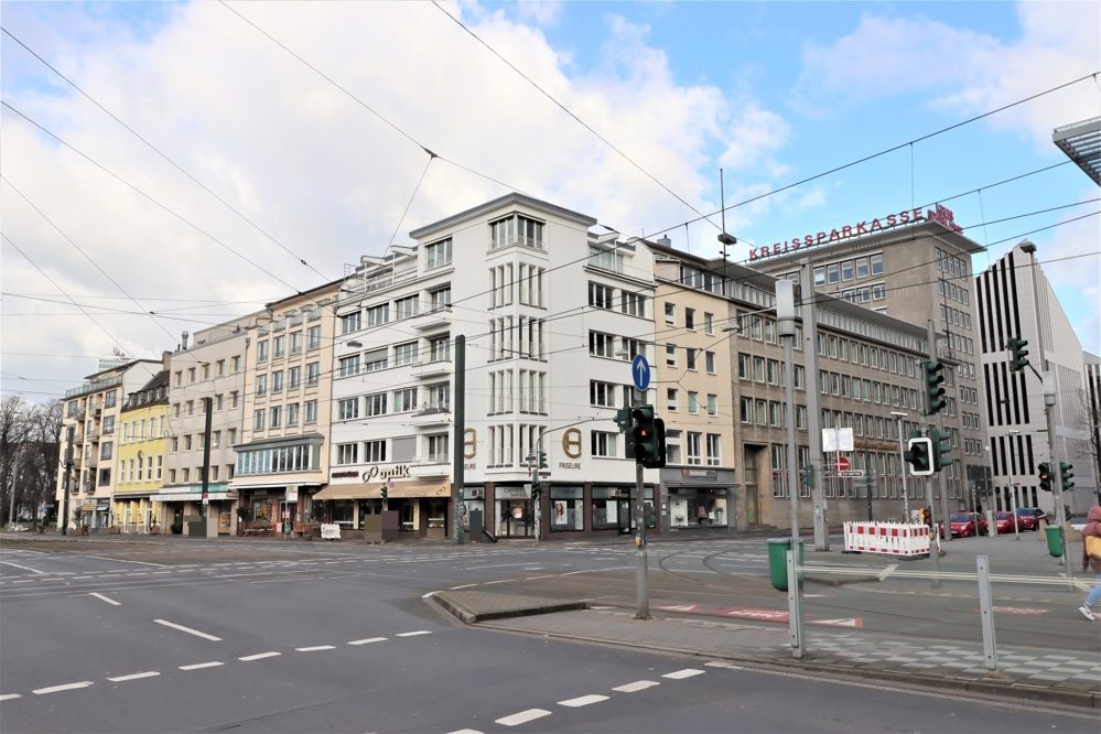 Immobilienangebot - Düsseldorf - Alle - Carlstadt: Attraktives Wohn- und Geschäftshaus mit 2 Gewerbe- und 10 Wohneinheiten in bester Lage!