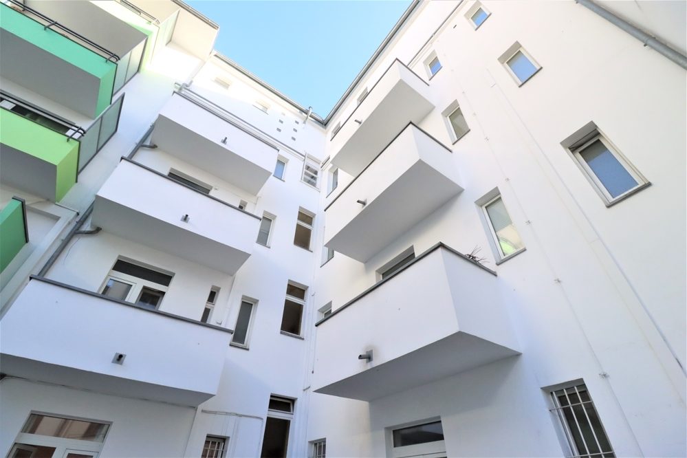 Immobilienangebot - Düsseldorf - Alle - Carlstadt: Attraktives Wohn- und Geschäftshaus mit 2 Gewerbe- und 10 Wohneinheiten in bester Lage!