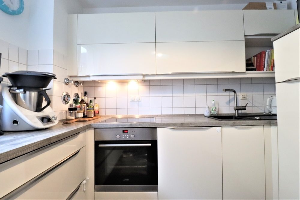 Immobilienangebot - Düsseldorf - Alle - Unterrath: gepflegte 3-Zimmerwohnung im 1.OG mit EBK, TG-Stellplatz und Balkon in ruhiger Lage