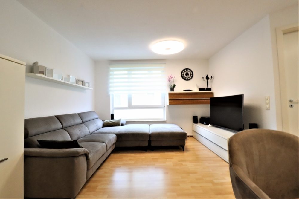 Immobilienangebot - Düsseldorf - Alle - Unterrath: gepflegte 3-Zimmerwohnung im 1.OG mit EBK, TG-Stellplatz und Balkon in ruhiger Lage