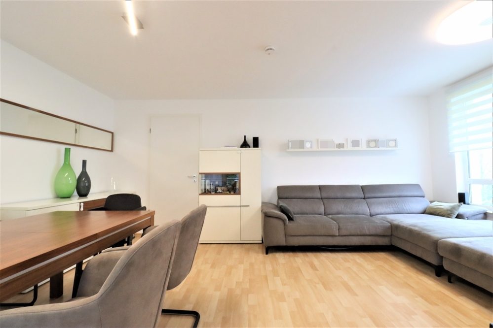 Immobilienangebot - Düsseldorf - Alle - Unterrath: gepflegte 3-Zimmerwohnung im 1.OG mit EBK, TG-Stellplatz und Balkon in ruhiger Lage
