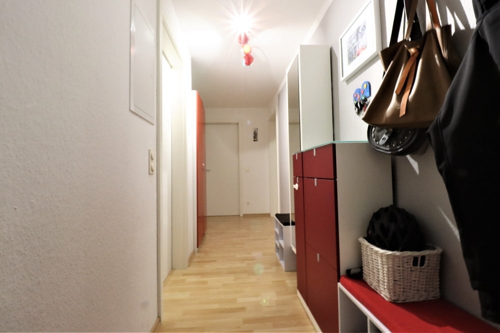 Immobilienangebot - Düsseldorf - Alle - Unterrath: gepflegte 3-Zimmerwohnung im 1.OG mit EBK, TG-Stellplatz und Balkon in ruhiger Lage