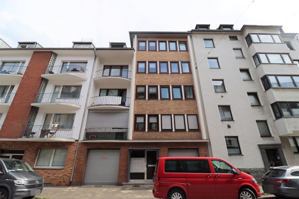 Immobilienangebot - Düsseldorf / Derendorf - Alle - Derendorf: vermietete und gut geschnittene 2-Zimmer im 2.OG mit Balkon in sehr zentraler Lage