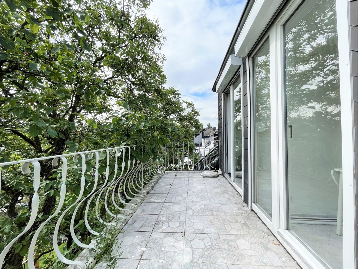 Immobilienangebot - Düsseldorf - Alle - Benrath: frisch renovierte, gut geschnittene 2-Zimmerwohnung mit Balkon in ruhiger Lage!