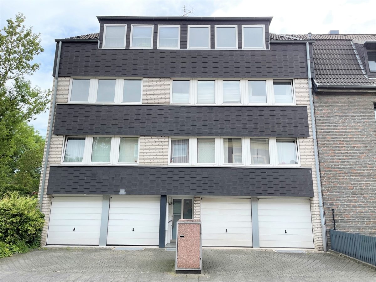 Immobilienangebot - Düsseldorf - Alle - Benrath: frisch renovierte, gut geschnittene 2-Zimmerwohnung mit Balkon in ruhiger Lage!