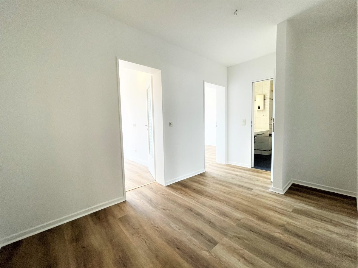 Immobilienangebot - Düsseldorf / Niederkassel - Alle - Schönes Zuhause in Niederkassel: gehobene 2 Zimmer Wohnung, hell, ruhig, 2 Balkone und Tiefgarage