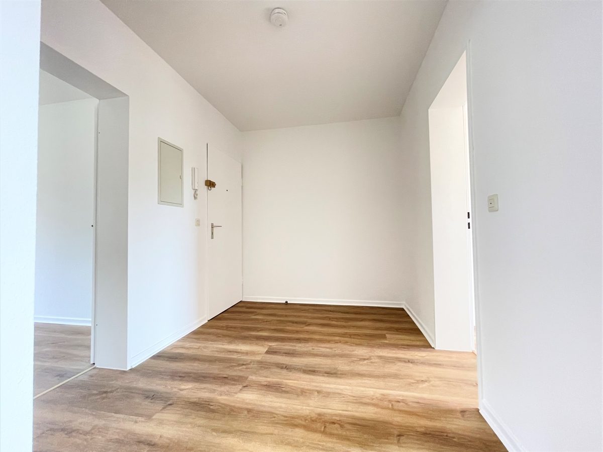 Immobilienangebot - Düsseldorf / Niederkassel - Alle - Schönes Zuhause in Niederkassel: gehobene 2 Zimmer Wohnung, hell, ruhig, 2 Balkone und Tiefgarage