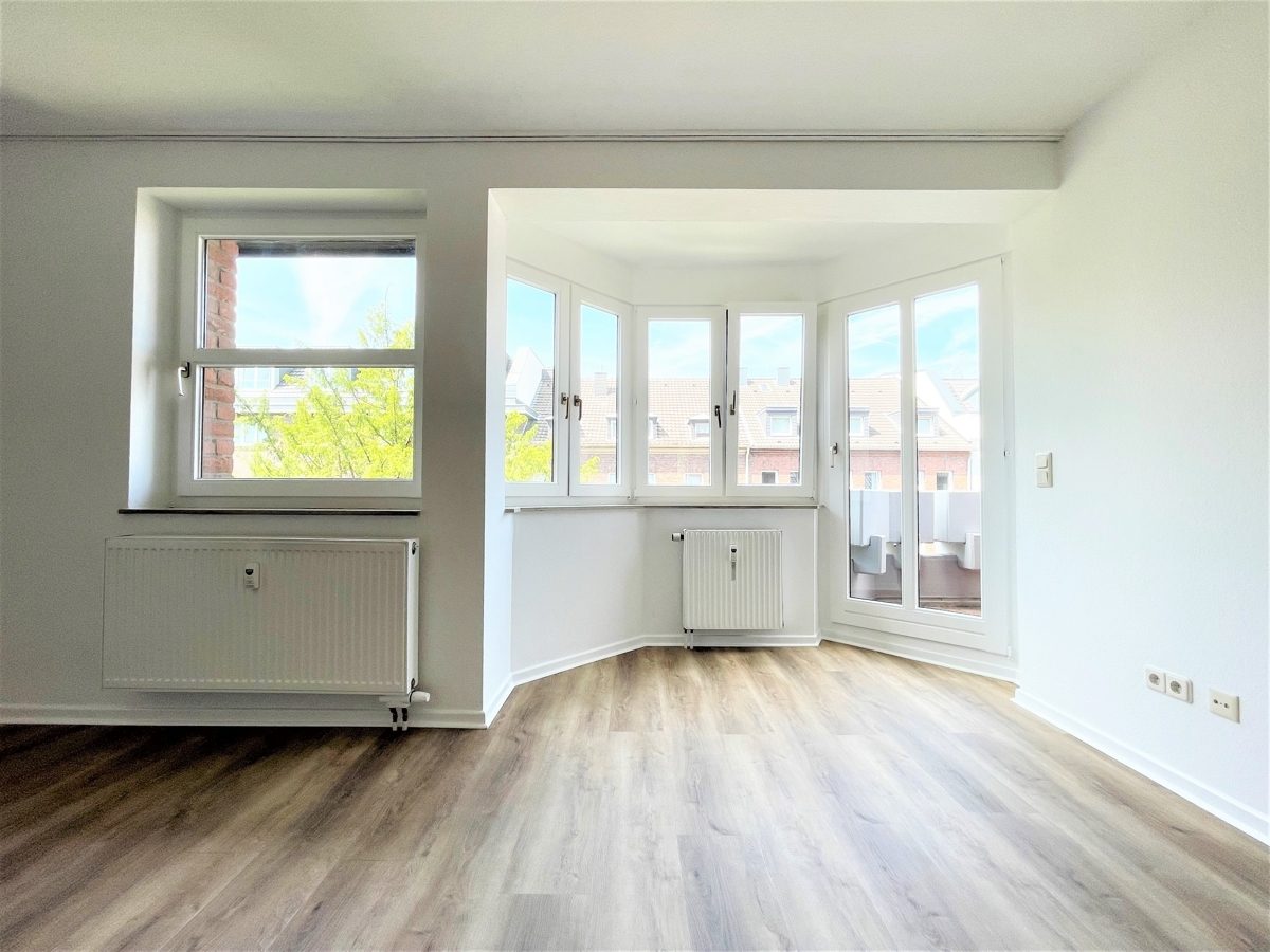 Immobilienangebot - Düsseldorf / Niederkassel - Alle - Schönes Zuhause in Niederkassel: gehobene 2 Zimmer Wohnung, hell, ruhig, 2 Balkone und Tiefgarage