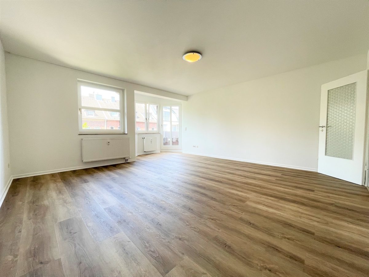 Immobilienangebot - Düsseldorf / Niederkassel - Alle - Schönes Zuhause in Niederkassel: gehobene 2 Zimmer Wohnung, hell, ruhig, 2 Balkone und Tiefgarage