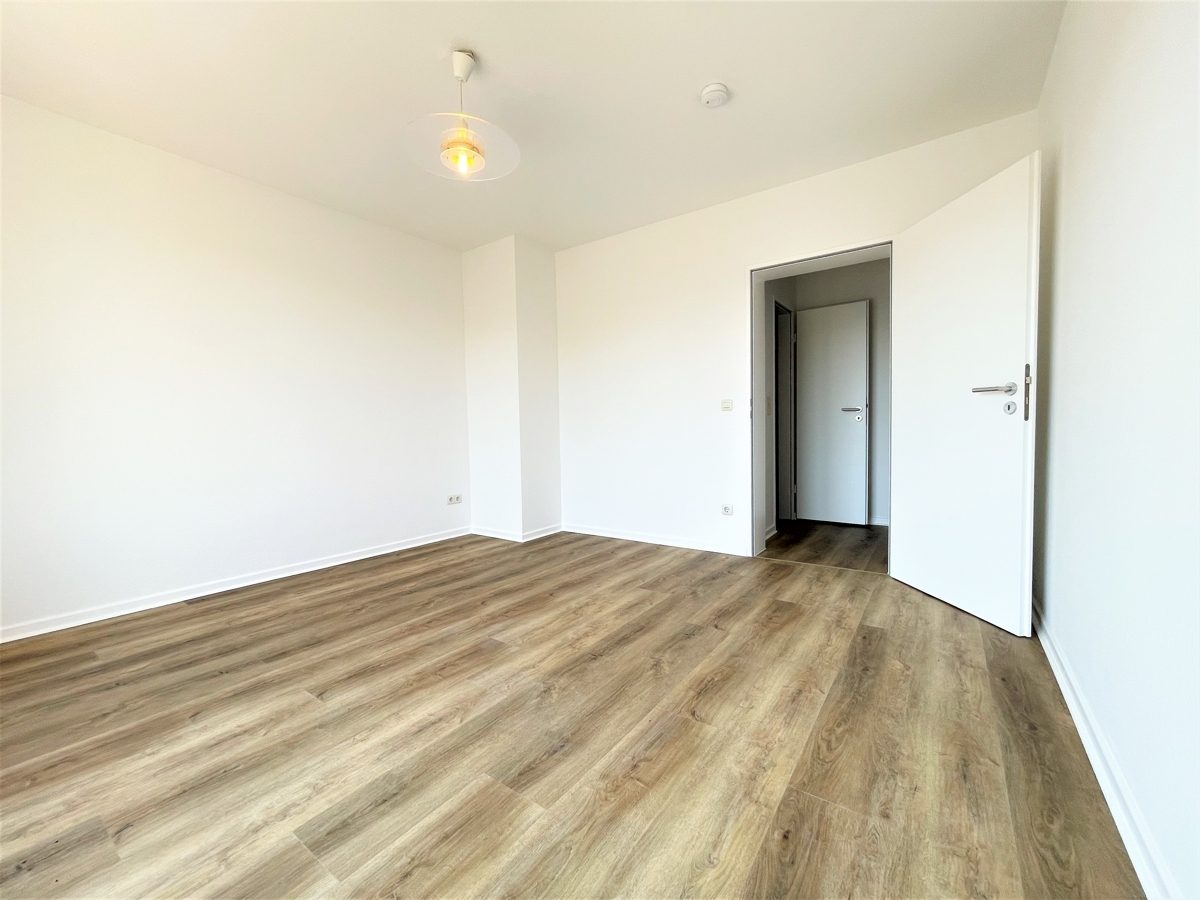 Immobilienangebot - Düsseldorf / Niederkassel - Alle - Schönes Zuhause in Niederkassel: gehobene 2 Zimmer Wohnung, hell, ruhig, 2 Balkone und Tiefgarage