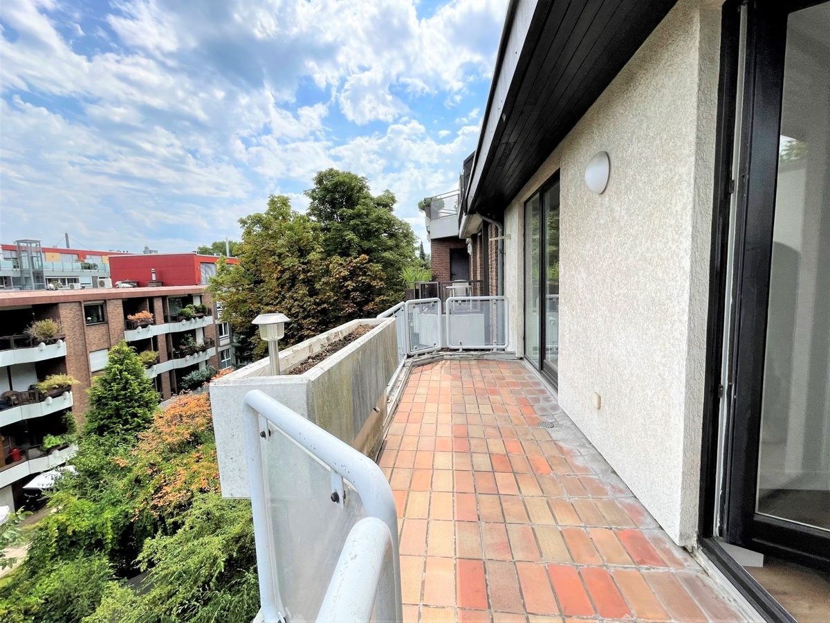 Immobilienangebot - Düsseldorf / Niederkassel - Alle - Schönes Zuhause in Niederkassel: gehobene 2 Zimmer Wohnung, hell, ruhig, 2 Balkone und Tiefgarage