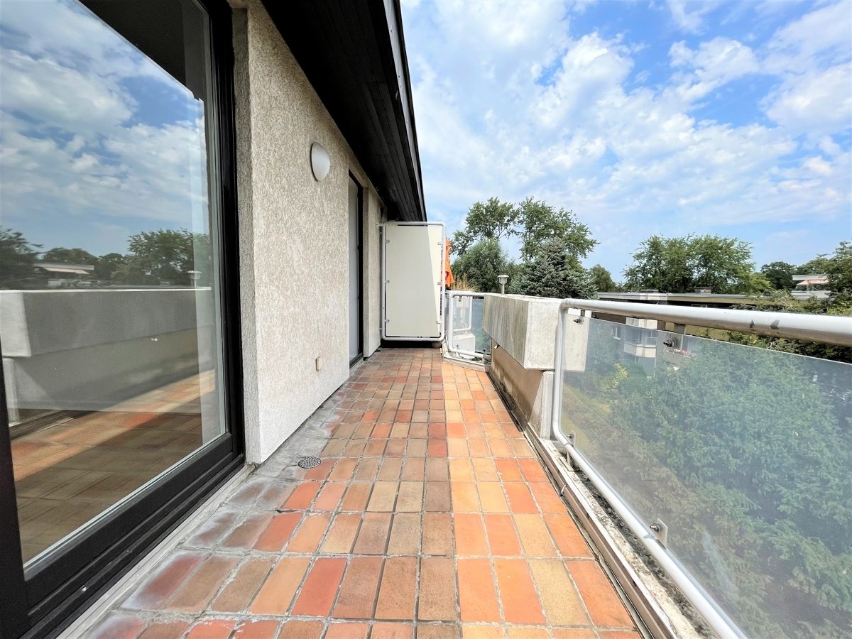 Immobilienangebot - Düsseldorf / Niederkassel - Alle - Schönes Zuhause in Niederkassel: gehobene 2 Zimmer Wohnung, hell, ruhig, 2 Balkone und Tiefgarage