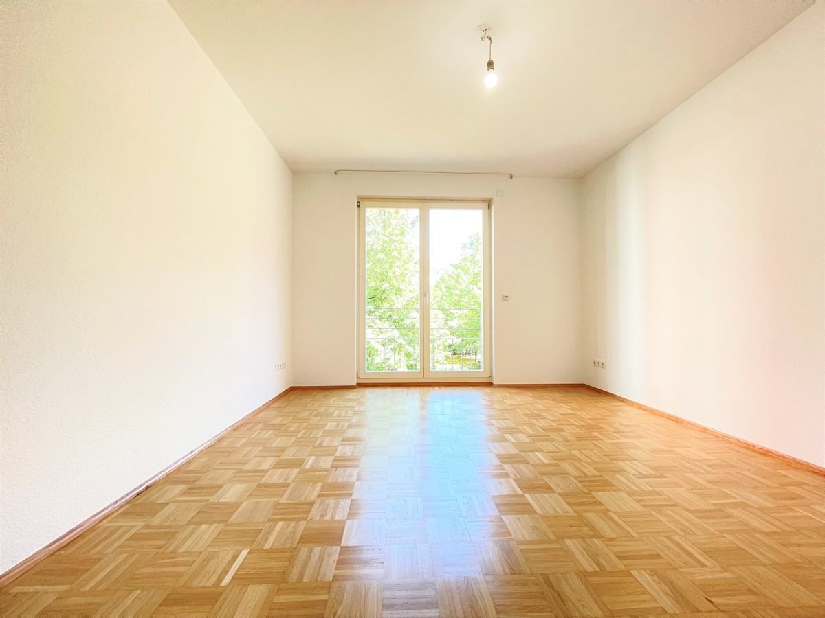 Immobilienangebot - Düsseldorf / Bilk - Alle - Bilk: Gut geschnittene 2-Zimmer Wohnung mit großem Balkon und TG-Stellplatz
