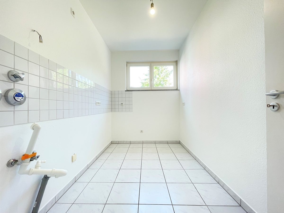 Immobilienangebot - Düsseldorf / Bilk - Alle - Bilk: Gut geschnittene 2-Zimmer Wohnung mit großem Balkon und TG-Stellplatz