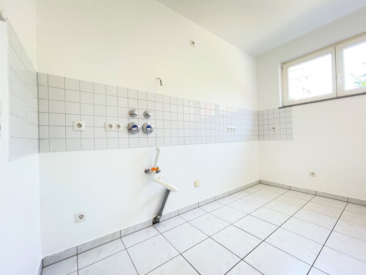 Immobilienangebot - Düsseldorf / Bilk - Alle - Bilk: Gut geschnittene 2-Zimmer Wohnung mit großem Balkon und TG-Stellplatz